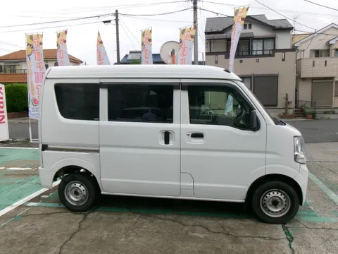 Mitsubishi Minicab Van