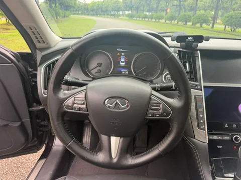 Infiniti Q50L