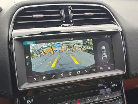 Jaguar XE