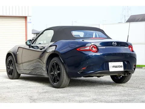 Mazda MX-5 (Roadster)