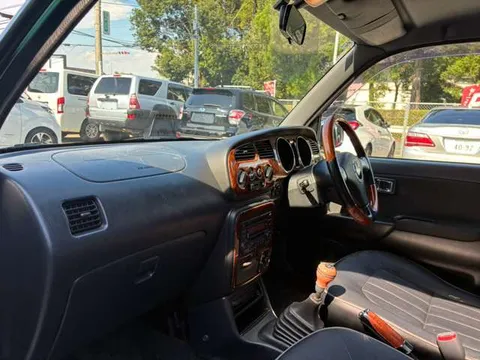 Daihatsu Mira Gino
