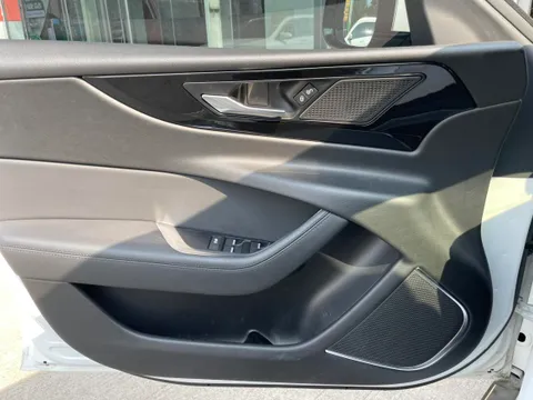 Jaguar XEL