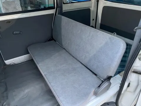Nissan Clipper Van