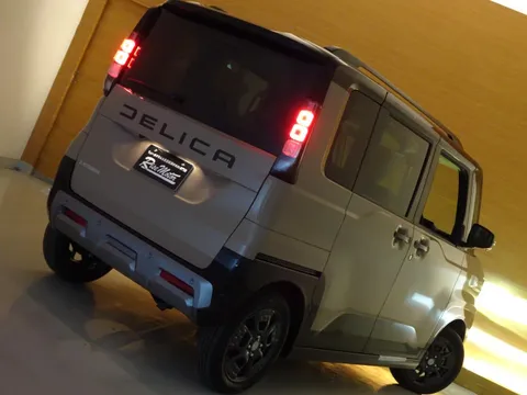 Mitsubishi Delica Mini