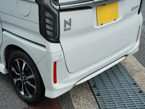 Honda N-BOX Custom