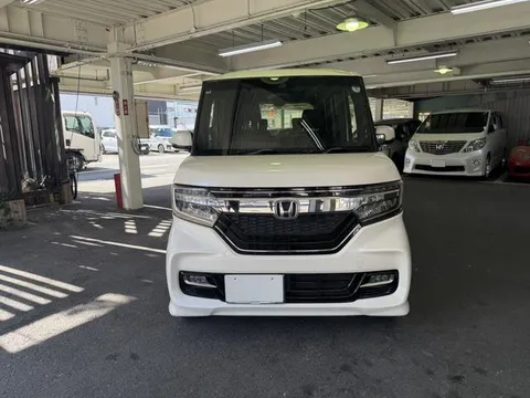 Honda N-BOX Custom