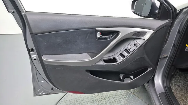 Hyundai Elantra (Avante)