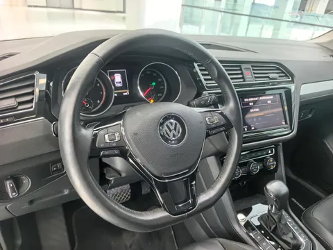 Volkswagen Tiguan L