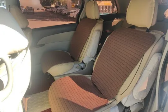 BYD M6