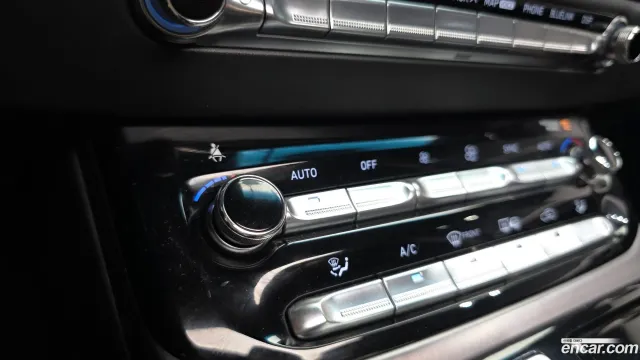 Genesis G90 (EQ900)