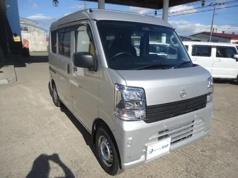 Nissan Clipper Van