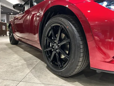 Mazda MX-5 (Roadster)