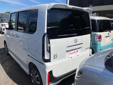 Honda N-BOX Custom