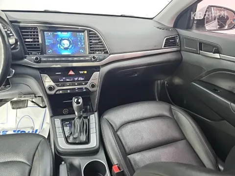 Hyundai Elantra (Avante)