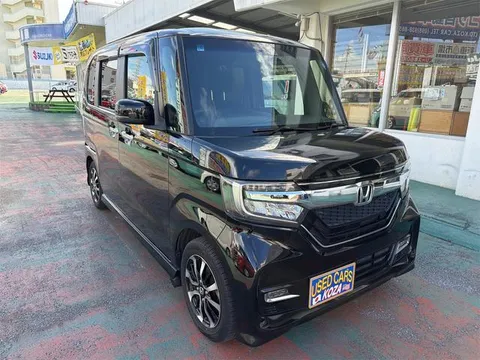 Honda N-BOX Custom
