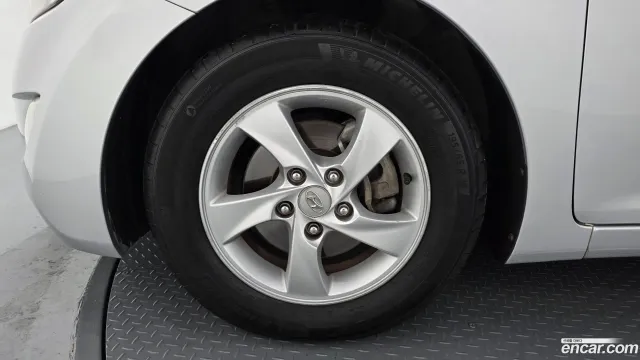 Hyundai Elantra (Avante)