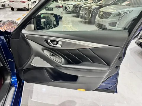Infiniti Q50L