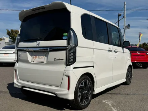 Honda N-BOX Custom