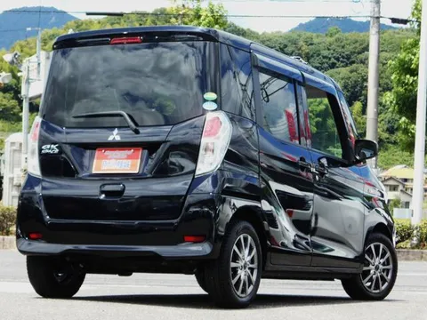 Mitsubishi eK Space