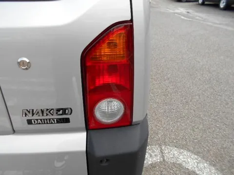 Daihatsu Naked