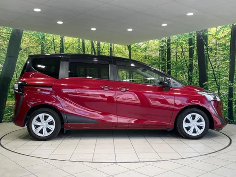 Toyota Sienta