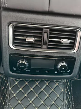 Hongqi HS7