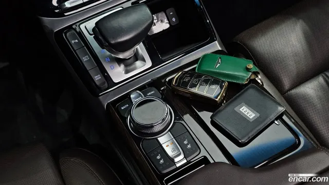 Genesis G90 (EQ900)