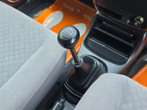 Daihatsu Mira AVY