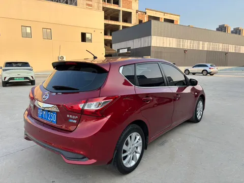 Nissan Tiida