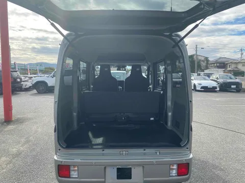 Nissan Clipper Van