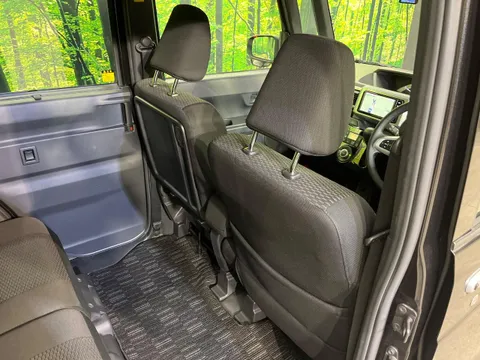 Toyota Pixis Mega