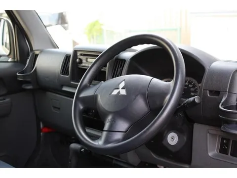 Mitsubishi Minicab Van
