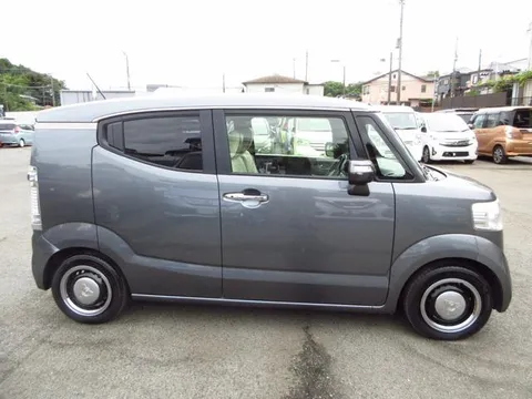 Honda N-BOX Slash