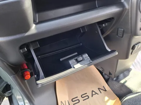 Nissan Clipper Van