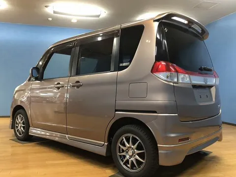 Suzuki Solio
