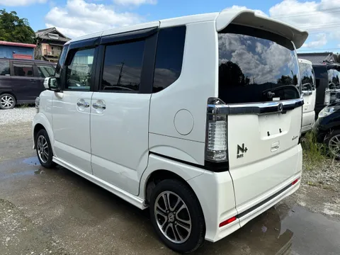 Honda N-BOX Plus Custom