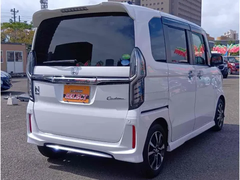 Honda N-BOX Custom
