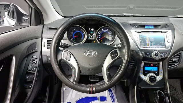 Hyundai Elantra (Avante)