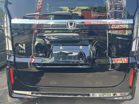 Honda N-BOX Custom