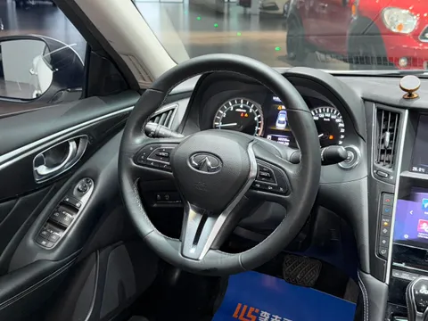 Infiniti Q50L