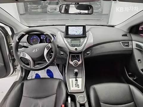 Hyundai Elantra (Avante)