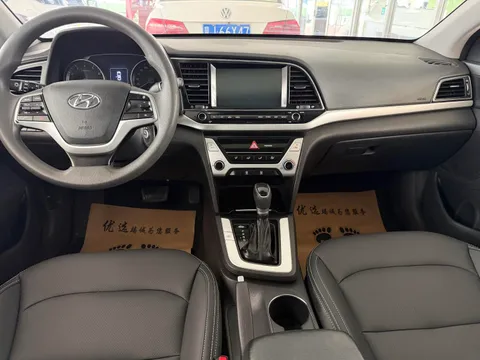 Hyundai Elantra (Avante)