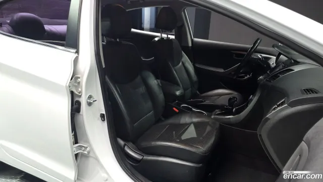 Hyundai Elantra (Avante)