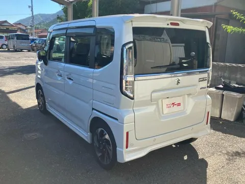 Suzuki Spacia Custom