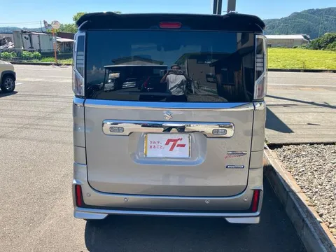Suzuki Spacia Custom