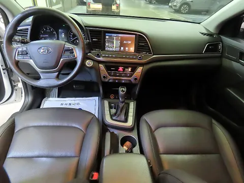 Hyundai Elantra (Avante)