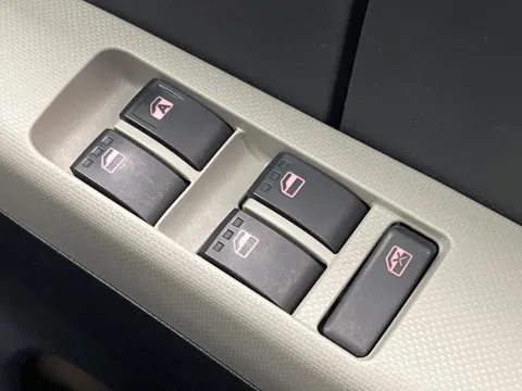 Daihatsu Mira Tocot