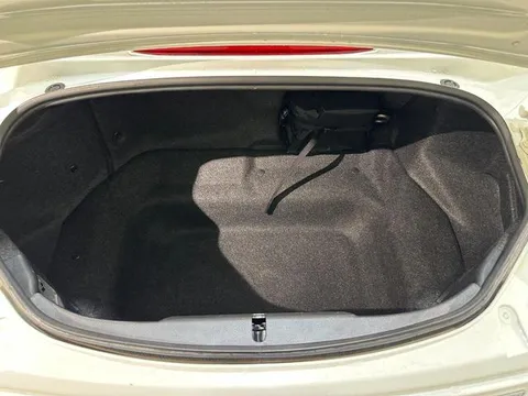 Mazda MX-5 (Roadster)