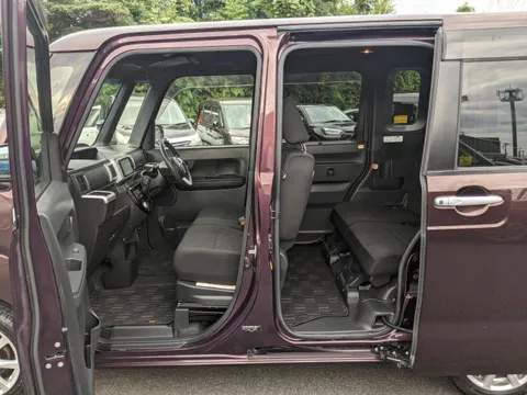 Toyota Pixis Mega