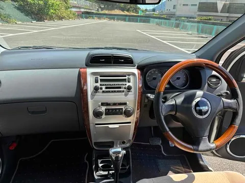 Daihatsu Mira AVY